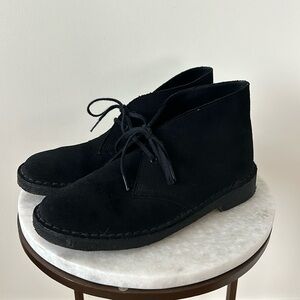 Clark’s Desert Boot Black Suede US W 8 (like new)